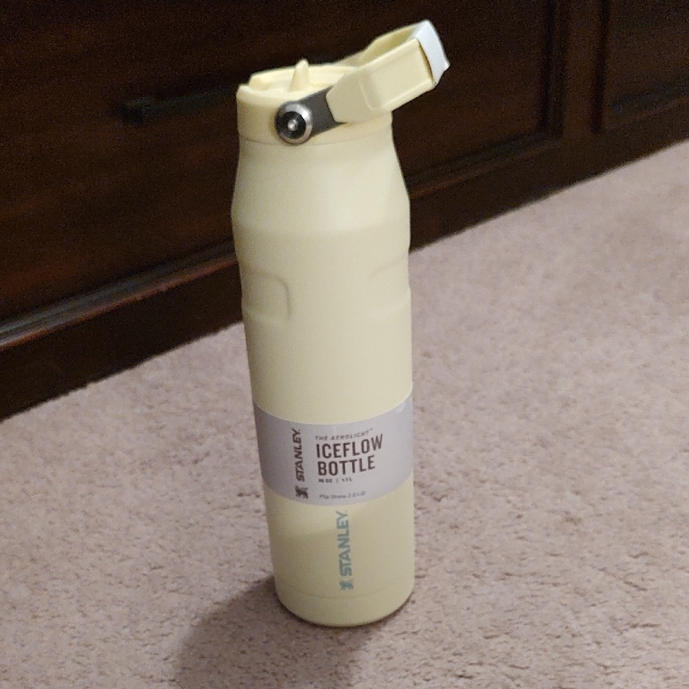 Stanley Yellow FlipStraw Bottle